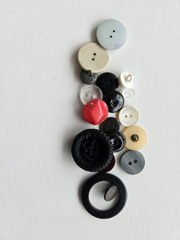 hermine-stam-beeldende-kunst-expositie-atelierroute-oostzaan-de-borduurtafel-links-600x800